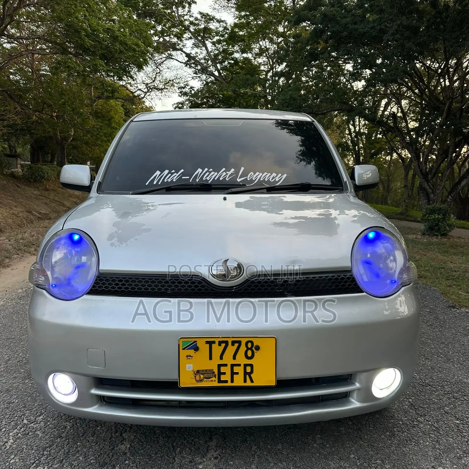 Toyota Sienta 2004 Silver