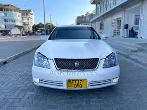 Toyota Crown 2005 White