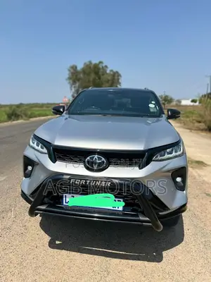 New Toyota Fortuner 2.8 D AWD 2024 Silver