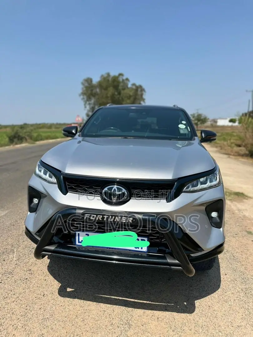 New Toyota Fortuner 2.8 D AWD 2024 Silver