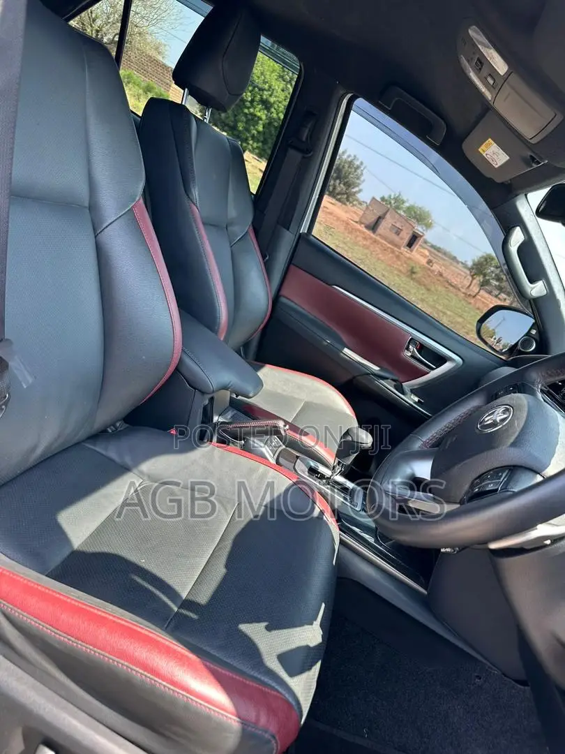 New Toyota Fortuner 2.8 D AWD 2024 Silver