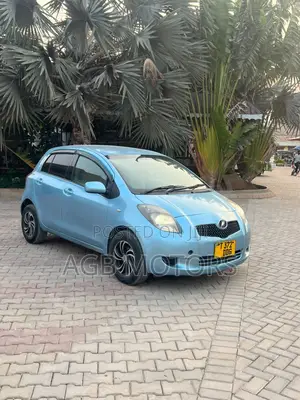 Toyota Vitz 2004 Blue