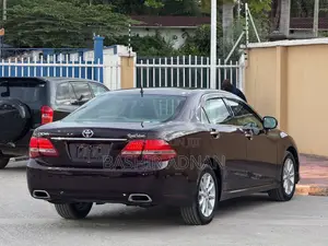 Toyota Crown 2009 Maroon