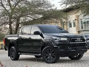 Toyota Hilux 2021 Black