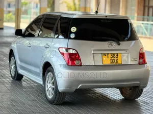Toyota IST 2007 Silver