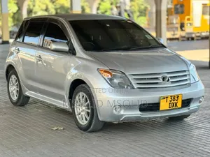 Toyota IST 2007 Silver