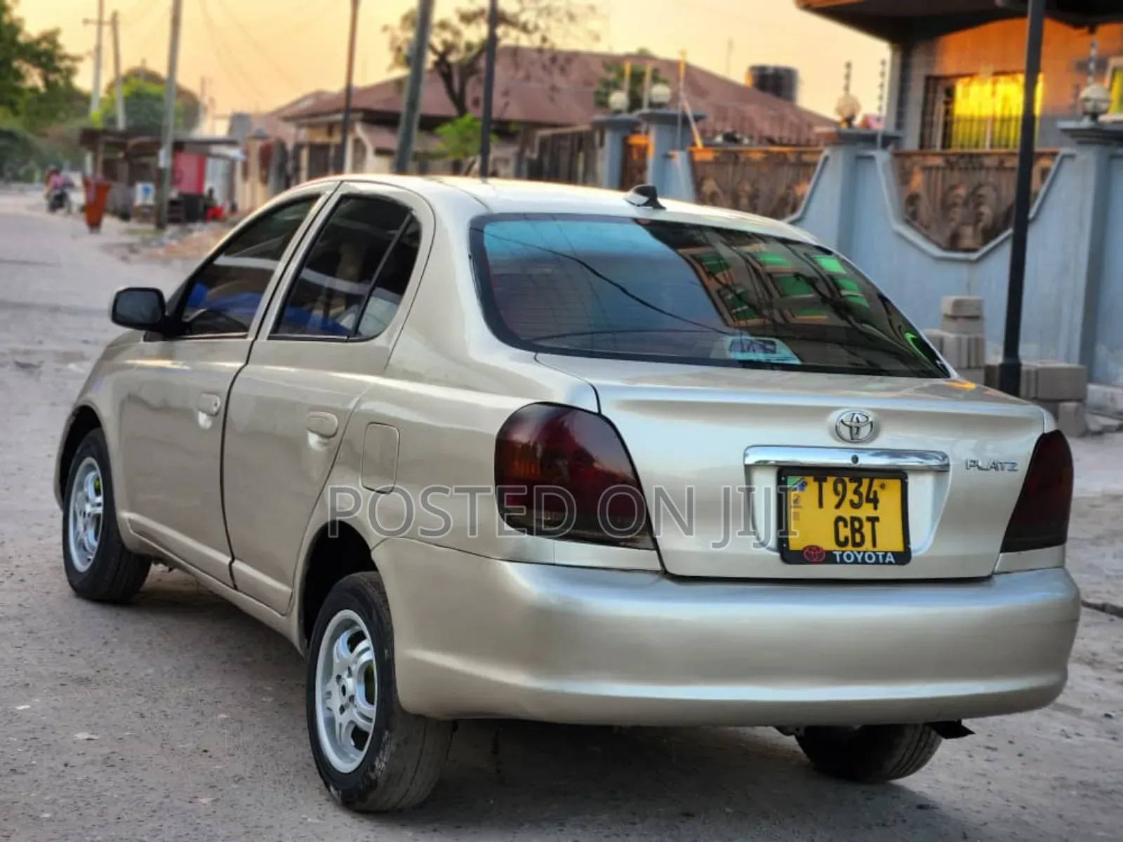 Toyota Platz 2002 Silver