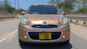 Nissan March 2011 Gold