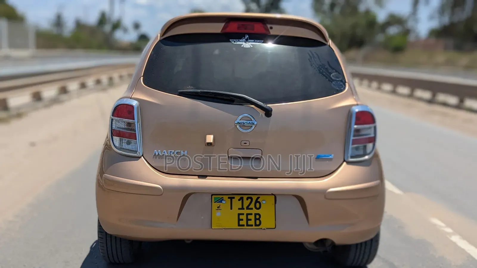 Nissan March 2011 Gold