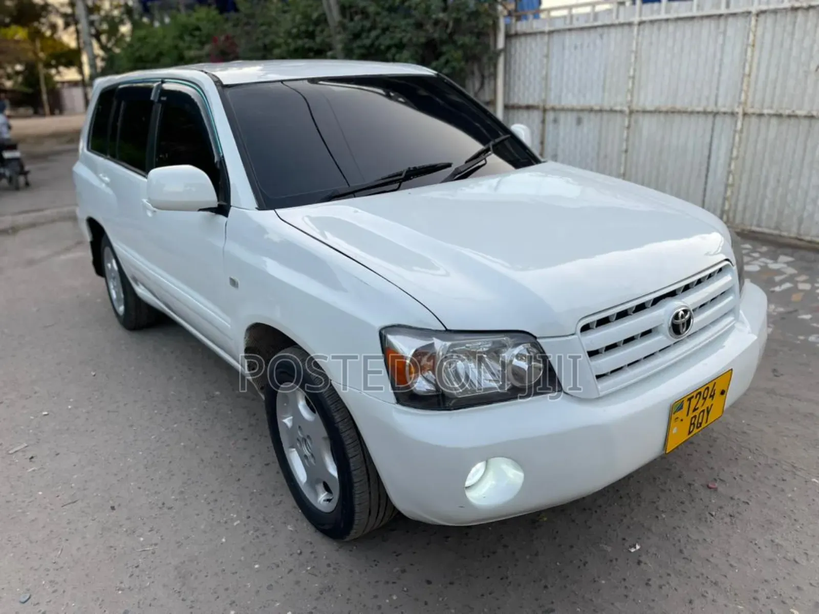 Toyota Kluger 2004 White