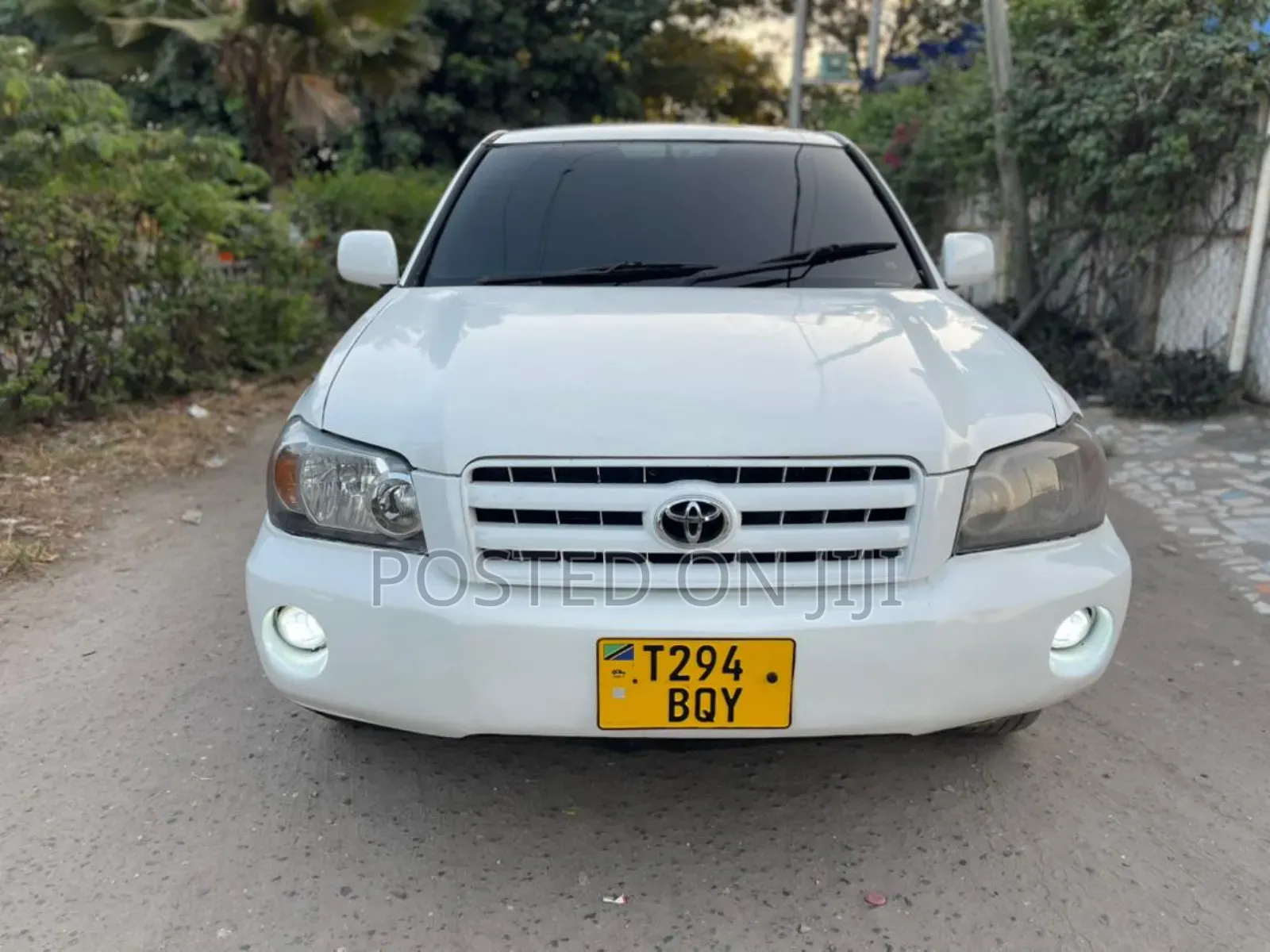Toyota Kluger 2004 White