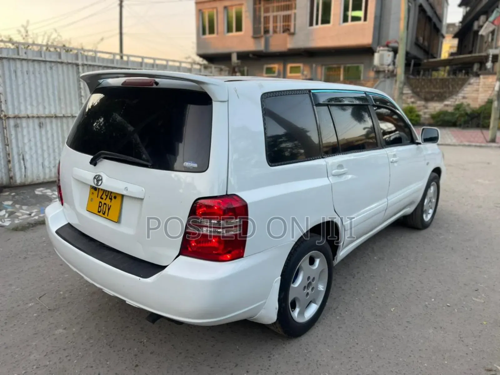 Toyota Kluger 2004 White