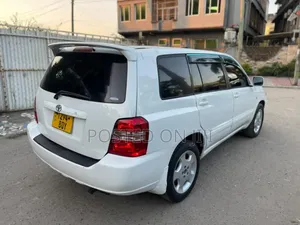 Toyota Kluger 2004 White