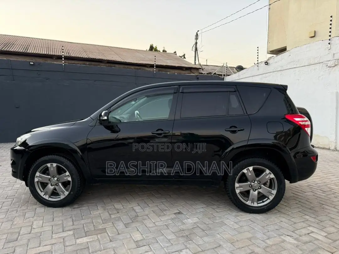 Toyota RAV4 2010 Black