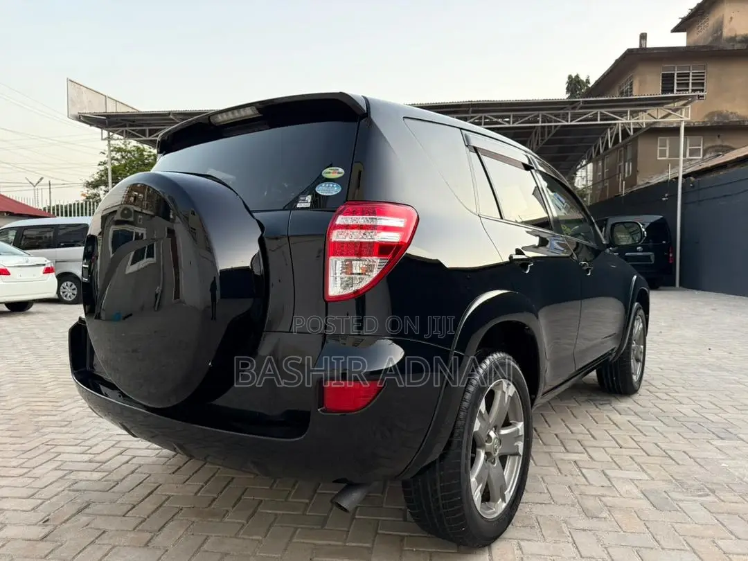 Toyota RAV4 2010 Black