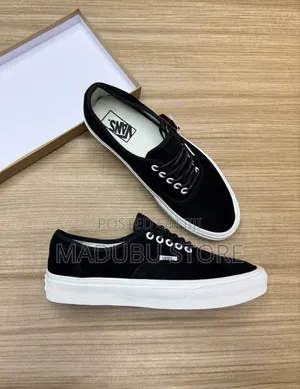 Vans of the Wall Sneakers