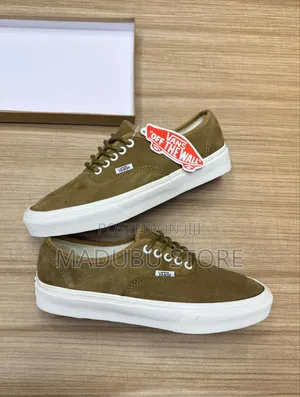 Vans of the Wall Sneakers