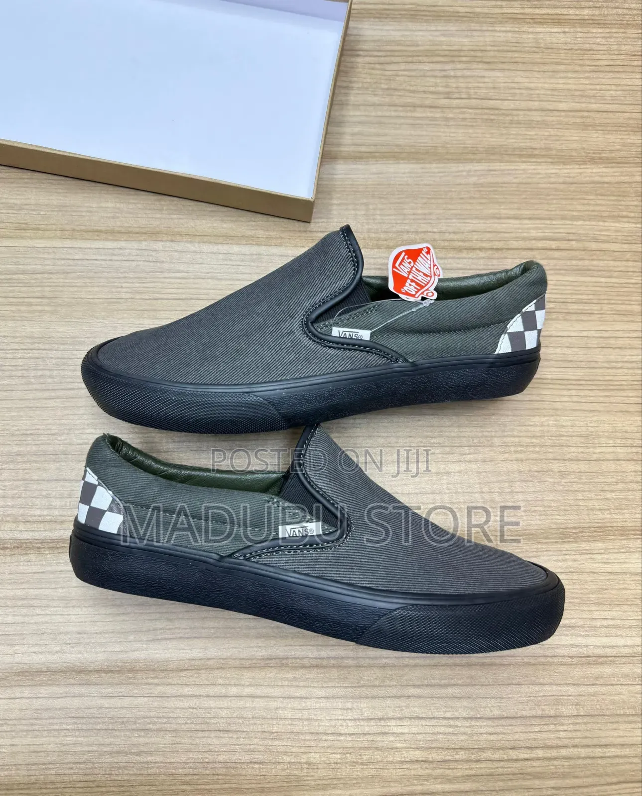 Vans of the Wall Sneakers