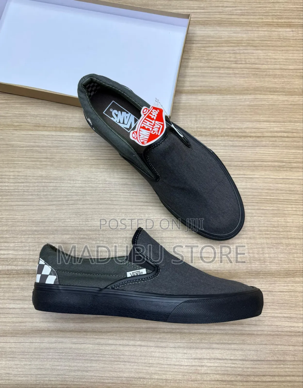 Vans of the Wall Sneakers