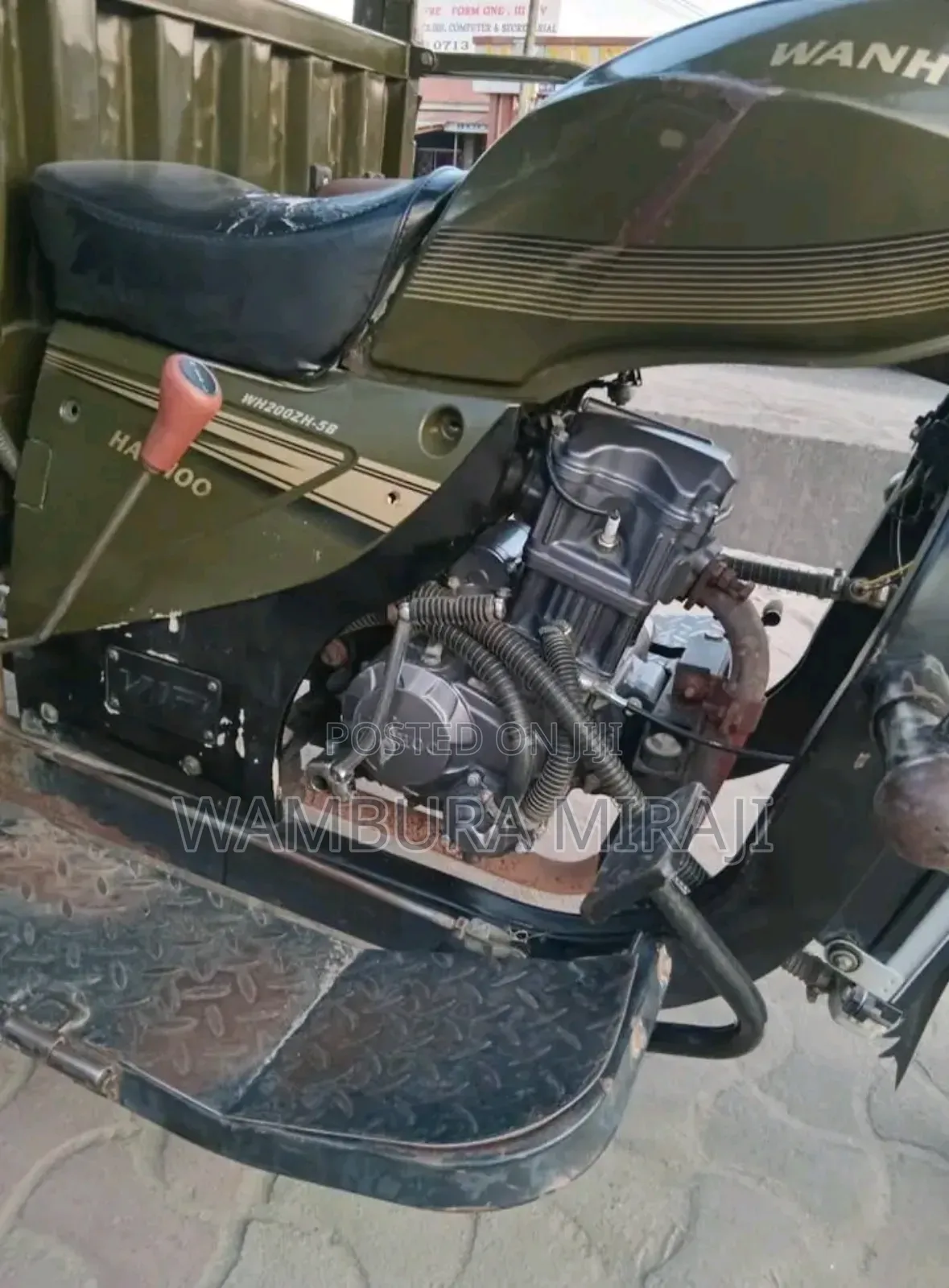 Bajaj Avenger 200 2025 Gray