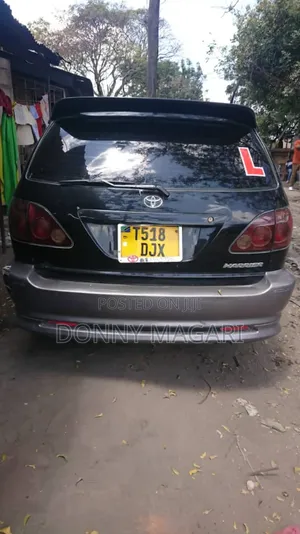 Toyota Harrier 2004 Black