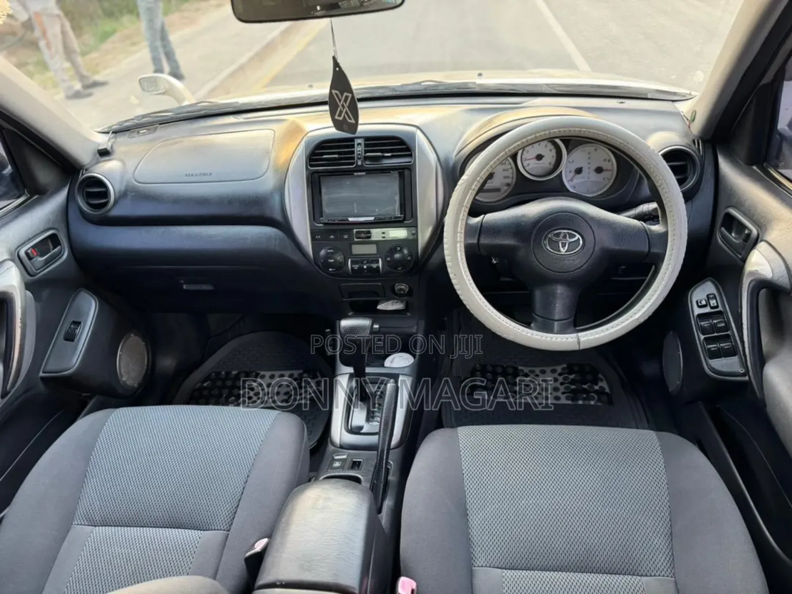 Toyota RAV4 2005 Gold
