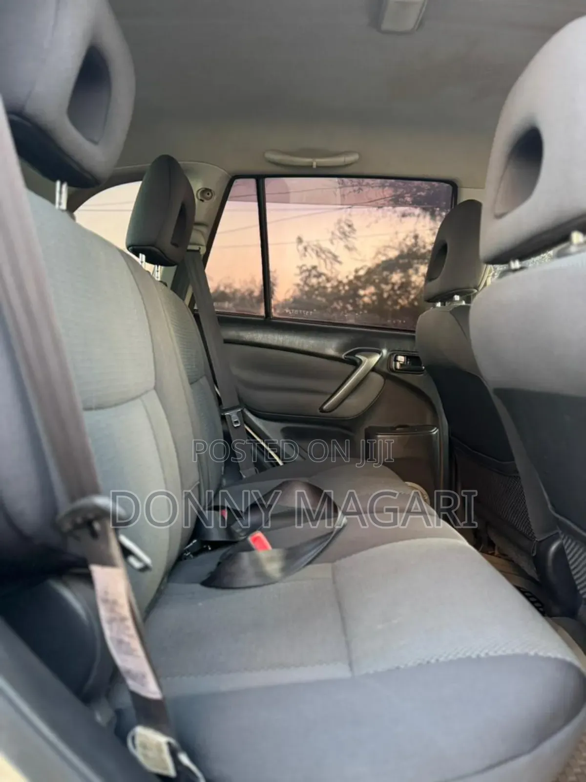 Toyota RAV4 2005 Gold
