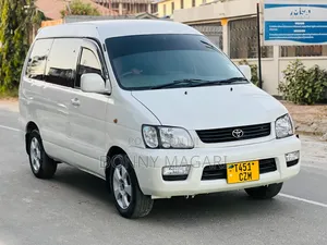 Toyota Noah 2004 White