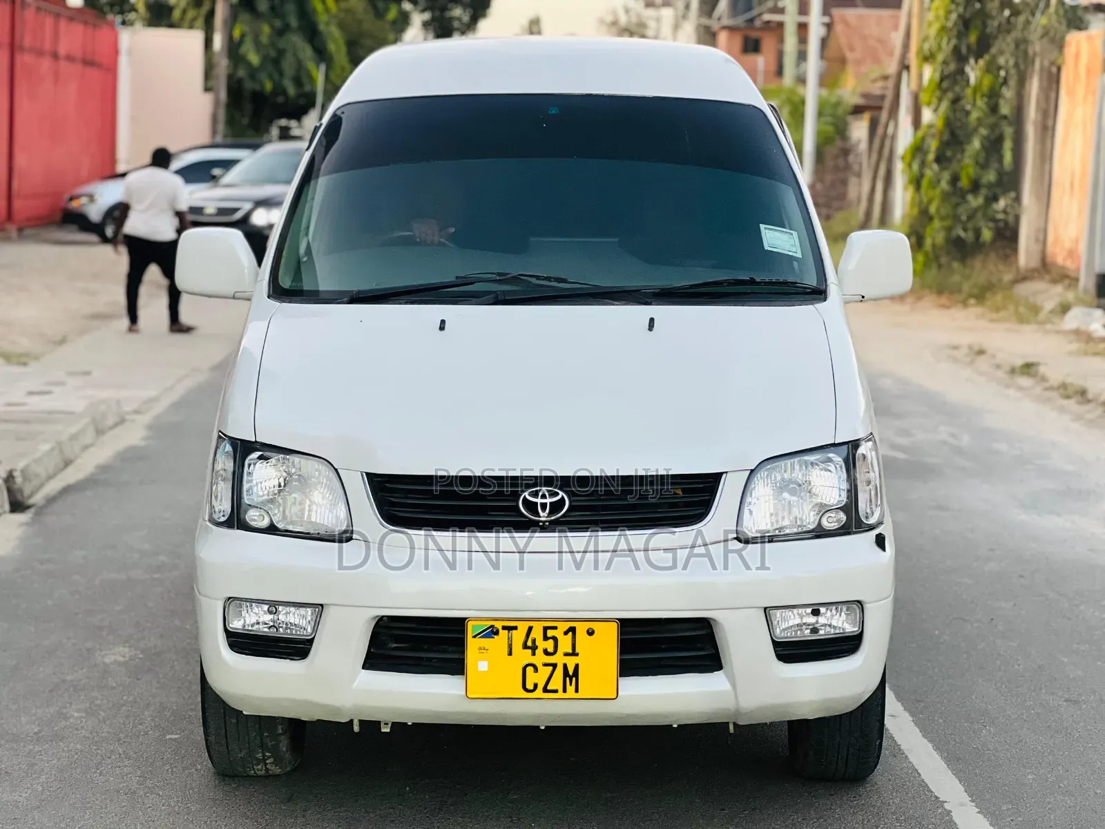 Toyota Noah 2004 White