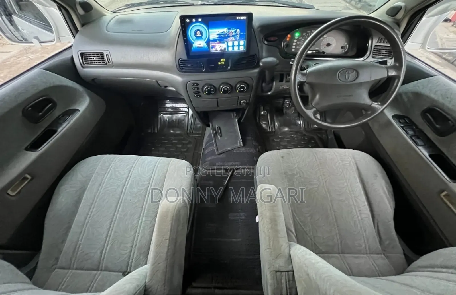 Toyota Noah 2004 White