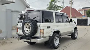 Toyota Land Cruiser 2010 White