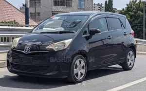 Toyota Ractis 1.3 FWD 2011 Black