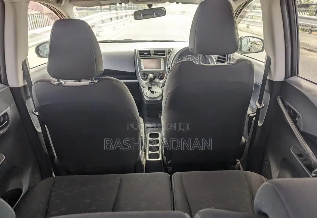 Toyota Ractis 1.3 FWD 2011 Black