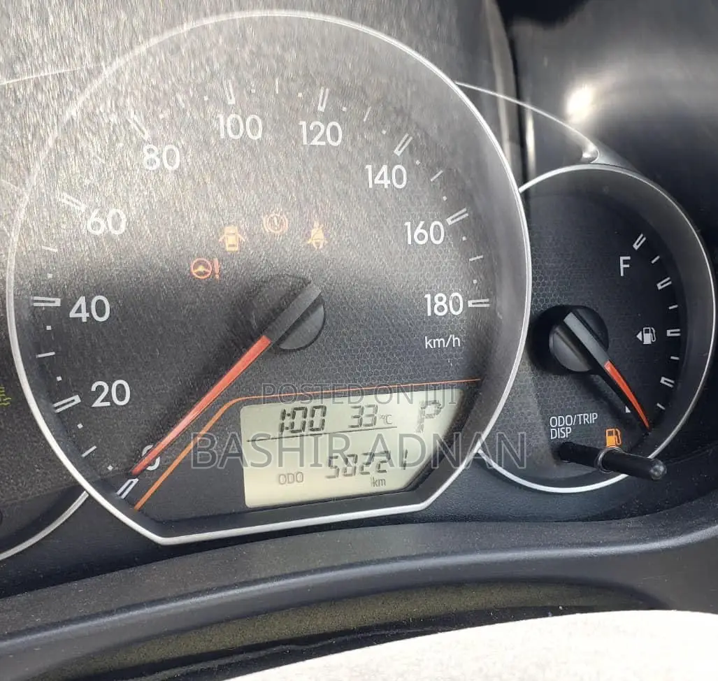 Toyota Ractis 1.3 FWD 2011 Black