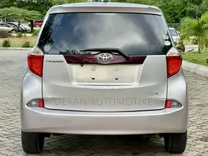 Toyota Ractis 1.3 FWD 2012