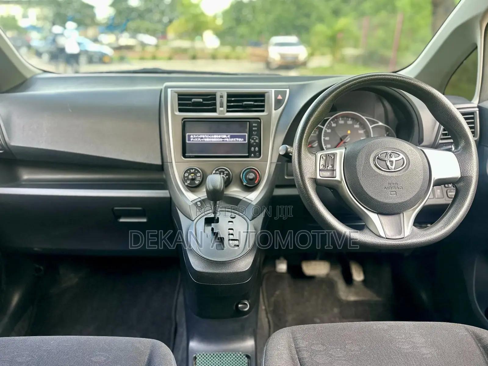 Toyota Ractis 1.3 FWD 2012