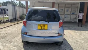 Toyota Ractis 2012 Silver