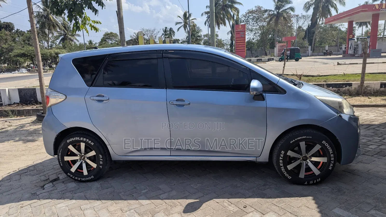 Toyota Ractis 2012 Silver