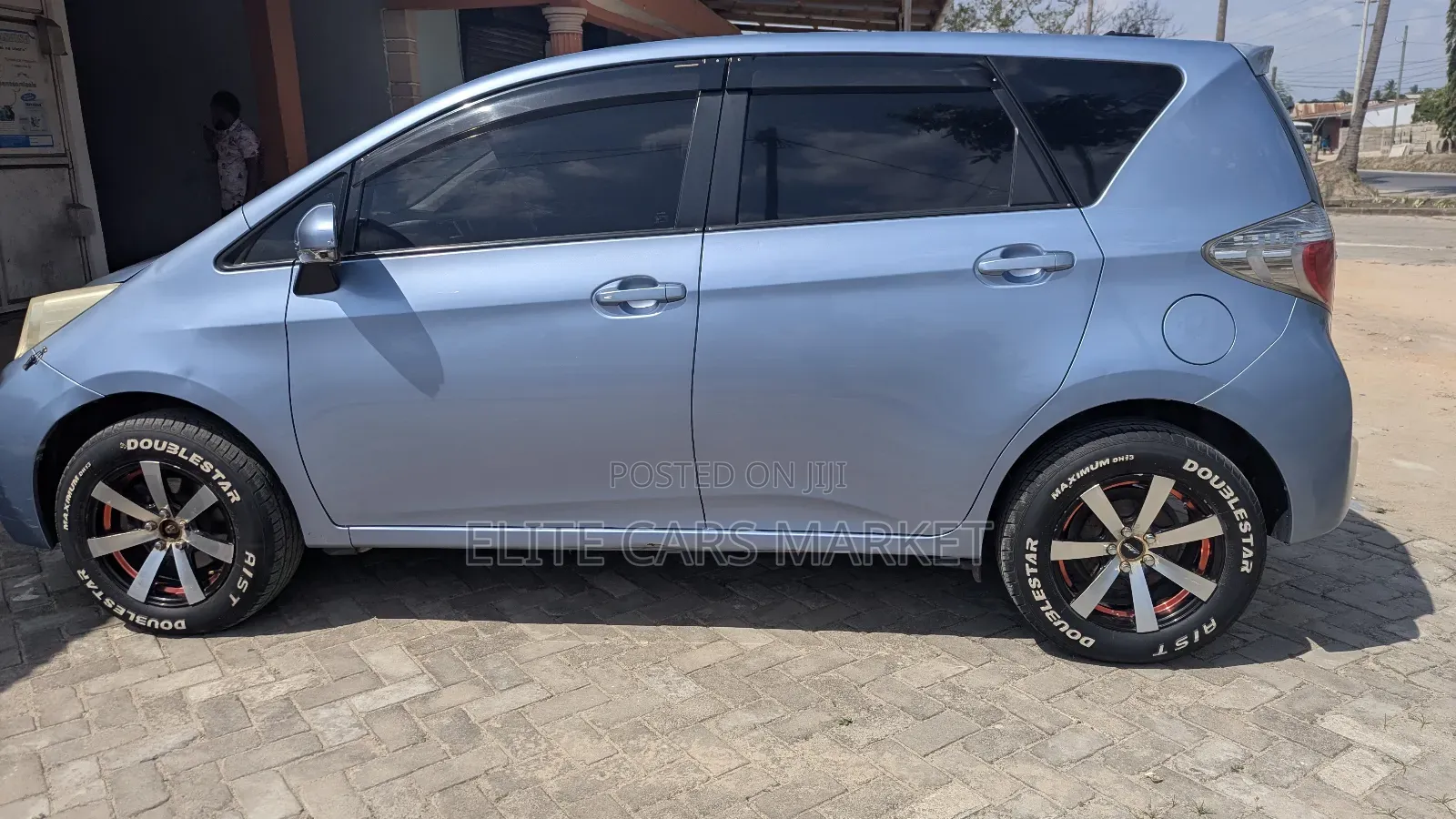 Toyota Ractis 2012 Silver