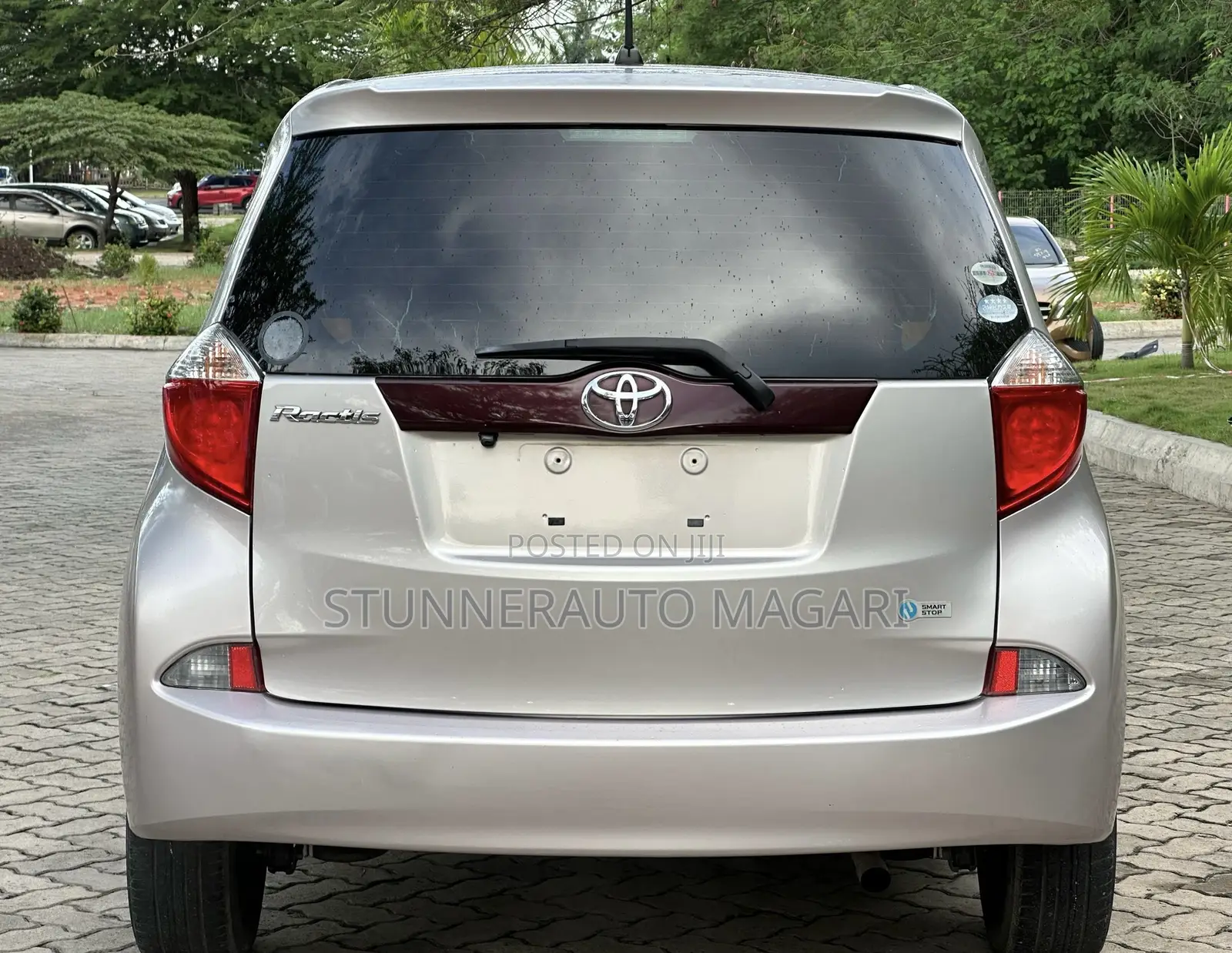 Toyota Ractis 2011 Pink
