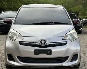 Toyota Ractis 2011 Pink