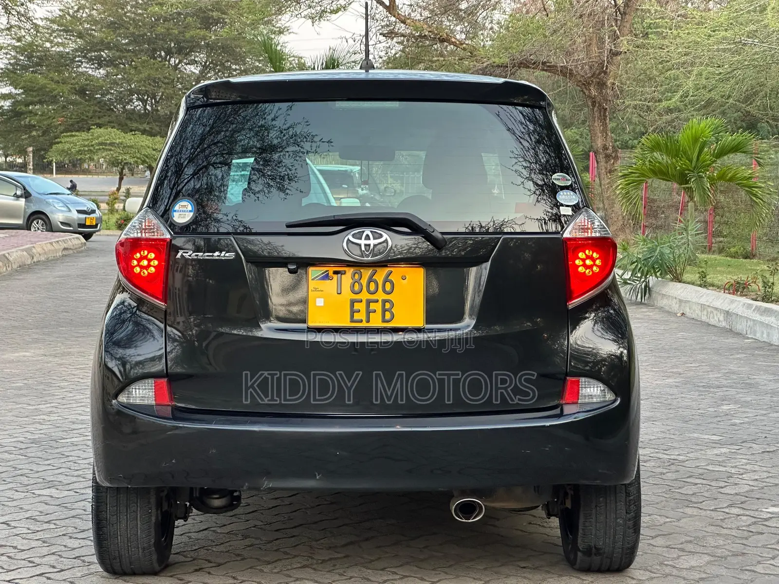 Toyota Ractis 2010 Black