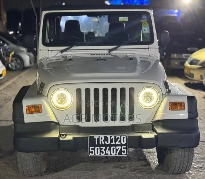 Jeep Wrangler 2003 White