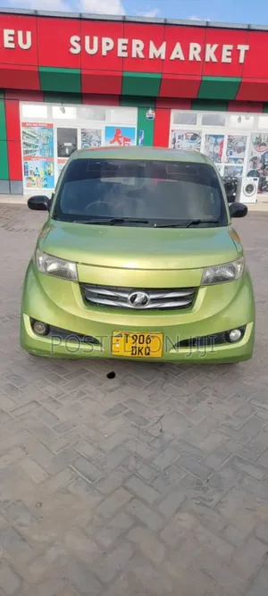 Toyota bB 2006 Green