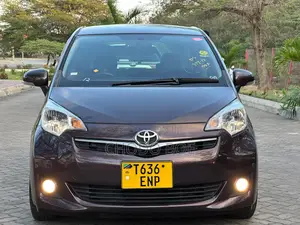 Toyota Ractis 2011 Burgundy