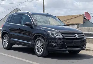 Volkswagen Tiguan 2011 Black