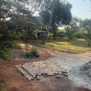 12bdrm House in Mbezi Estate, Kinondoni for sale