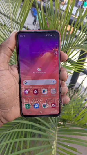 New Samsung Galaxy S10e 128 GB Red
