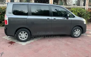 Toyota Noah 2007 Gray