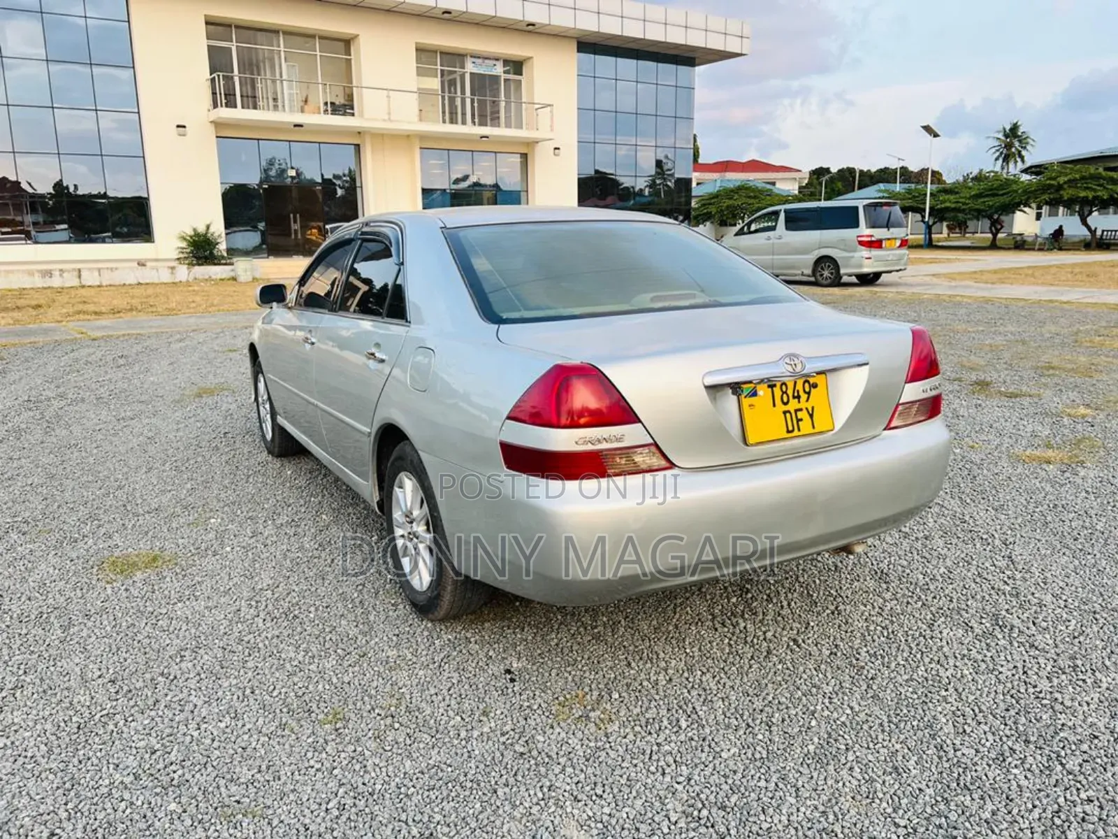 Toyota Mark II 2004 Silver